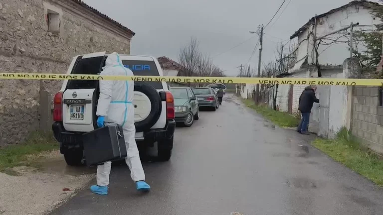 コルカの高齢者の殺人、警察はいくつかの護衛