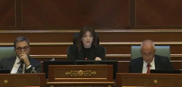 VV пытается найти “cate на ve” после того, как PDK призвал резолюцию стать первым пунктом повестки дня