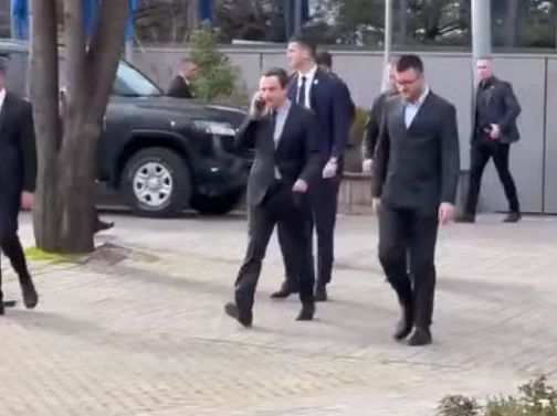Kurt se îndreaptă de asemenea către Parlament, unde se va întâlni cu Obadia (Video)