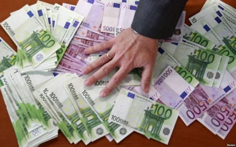 La ricchezza dei sindaci, il più ricco proviene dal VV, il più povero del PSD