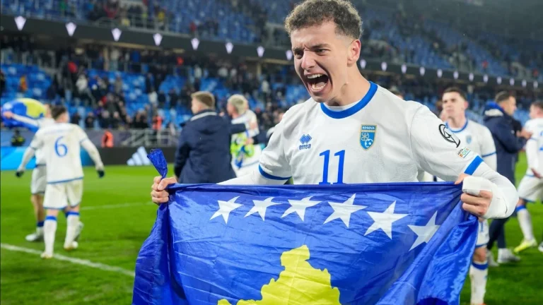 Il Guardiano: Noi crediamo l'un l'altro: la strada difficile del Kosovo dalla guerra alla speranza della Coppa del Mondo