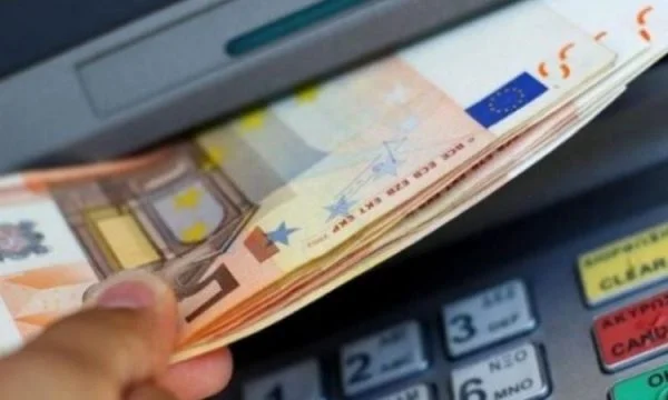 Минималната заплата е 600 евро, съюзът на частния сектор изисква увеличаване на заплатите на 1 януари.