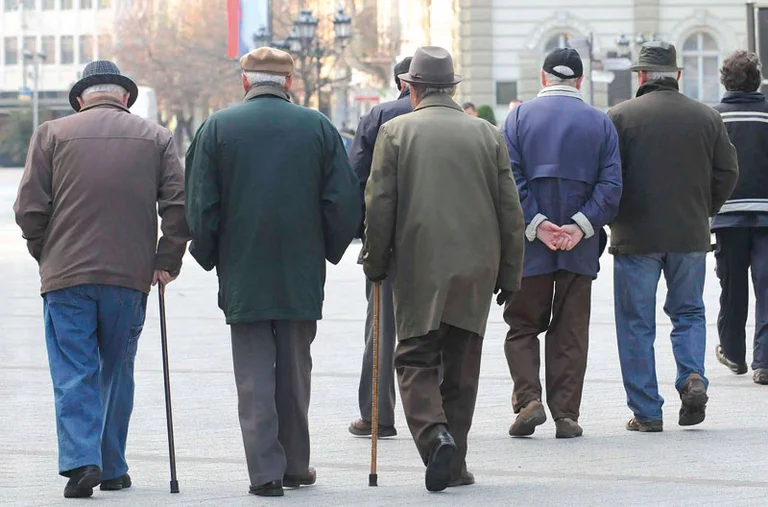 Pensionari hoinăresc Sporturi pentru a-şi dovedi viaţa