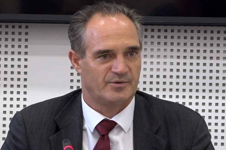 Άρπαξες σχεδόν 40.000 ψήφους, ο Νατ Χασάνι προσπαθεί να αποδείξει ότι δεν χρειάζομαι κλεμμένες ψήφους.
