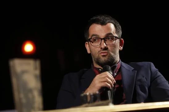 ヒストリアンは、コソボのマスコールのためのシュケゼンガシブックに対する決議を求める