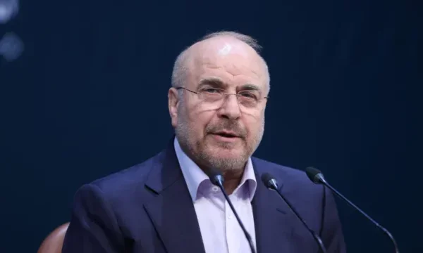 イラン議会のスピーカーは、トロップを地面に送信する米国の警告