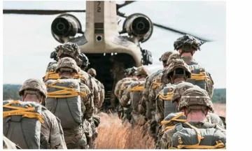また、第82回アメリカ軍空軍部隊トランプがペルシャ湾岸に送られているコソボにありました