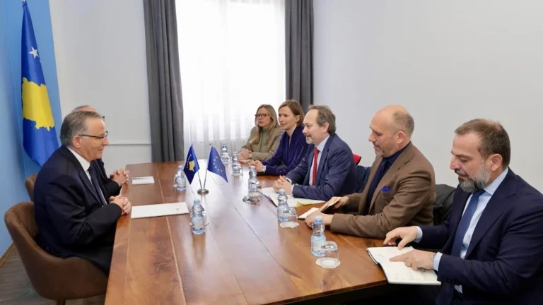 Hamza após reunião com Giaufret: integração europeia, adesão à NATO, objectivos estratégicos do Kosovo