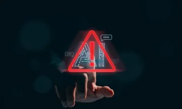 アルバニアの市民はコンピュータの不正防止のために逮捕されました