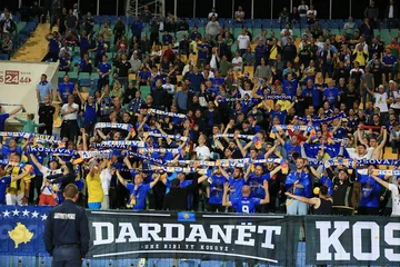 Appelle und Ratschläge für Fans in der Slowakei, um Kosovo Geschichte zu schreiben