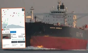 イスタンブールの近くに恐怖によってヒットトルコの油船