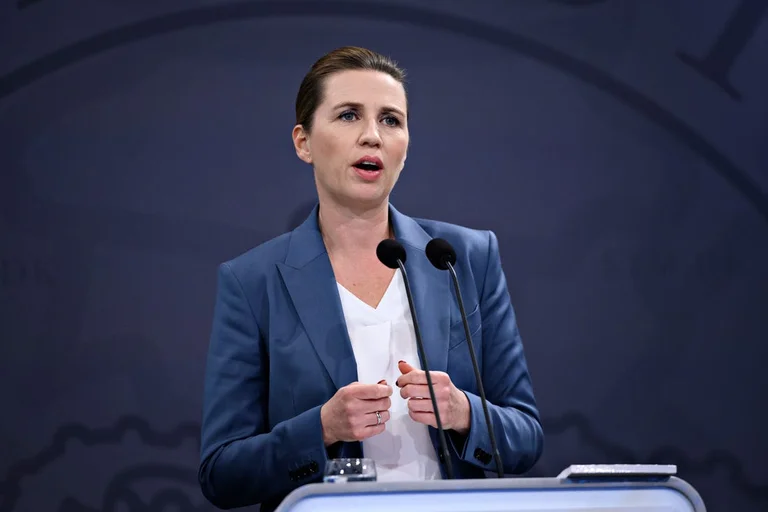 Il primo ministro della Danimarca rinvia il suo matrimonio al vertice UE