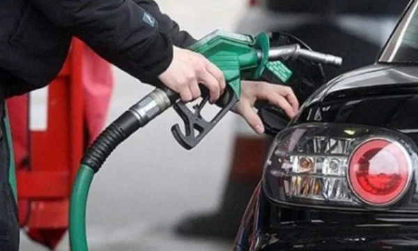 Prezzi del petrolio, prezzi mondiali Incompatibili