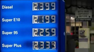コソボの油価格, 仲間の田舎が住んでいる国