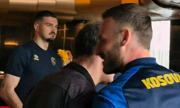 Wir verbinden uns zu Hause, wo unser Herz schlägt, im Kosovo! ”, Nationalstars landen zu Hause