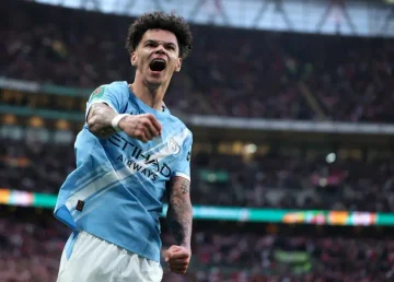 マンチェスター市は、スコア0:2でArsenalに対するEFLカップの決勝を獲得
