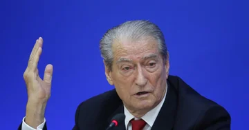 Sali Berisha pogreša največjo, predstavi Drenasa, ko govori o poplavah v Draču