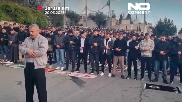 Tensión durante la oración de Bajram en Jerusalén, las fuerzas israelíes utilizan gas lacrimógeno