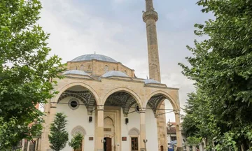 イスラム教の信徒は、今日、フィッターBajramiを祝う
