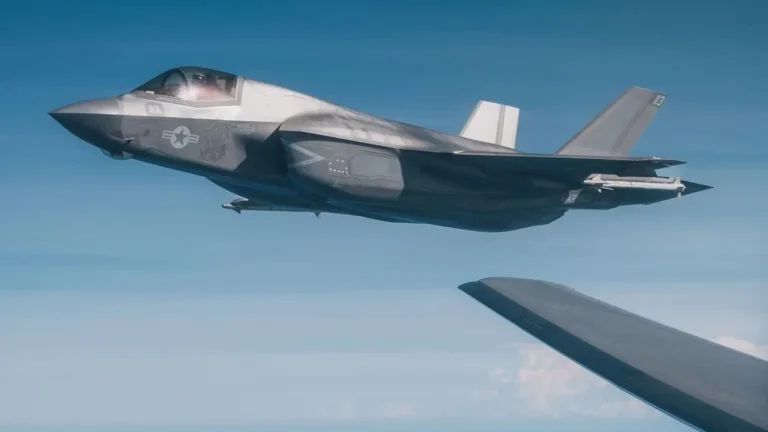 イランの主張された火によって損なわれたF-35アメリカ人は緊急の着陸を作ります