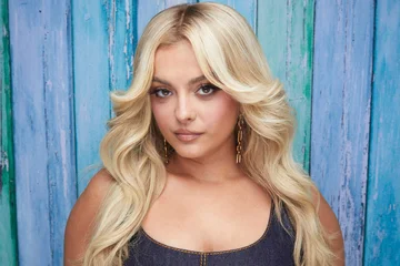 “Wenn die Fruchtlinie kommt, ist es ein Zeichen dafür, dass Gäste genommen werden sollten”, Bebe Rexha erklärt albanische Gastfreundschaft Traditionen auf der amerikanischen Show Delish)