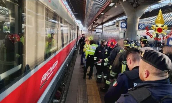 イタリアで重いイベント '% は、電車でヒットした後、アルバニア死にます, 全く 53 歳 自分自身をジャンプ