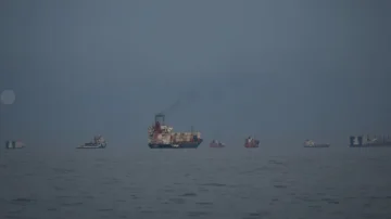 イラン戦争が始まったので、約90隻がホルムズの海峡を通過しました。