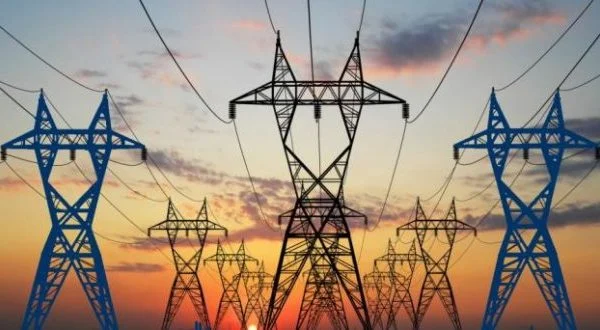 L'importazione, l'esportazione di elettricità nel Kosovo raggiungono livelli record nel gennaio