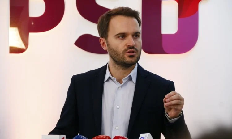 Policia tha se i kanë lënë Molliqajt fletëarrestin në banesë, Krasniqi: Është rrenë e kulluar