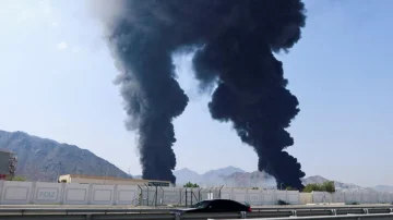 イランはアラブ首長国連邦、ドバイの空港で主要なオイル ポートに当たる
