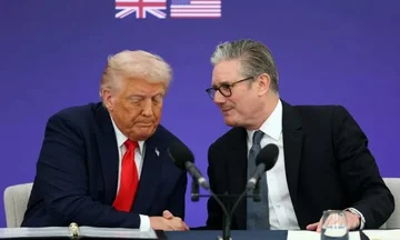 中東の状況とホルムズ・ストライトの再開、スターマーはトランプと電話の会話を保持します
