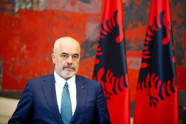 KLAのリーダー、Edi Rama:Kurtの財政的サポートは、彼が自分の立場を悪化させたことを恐れていました。