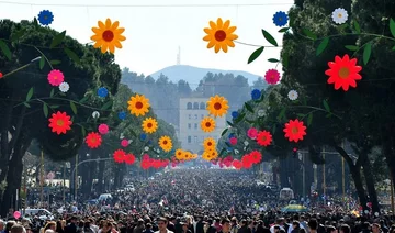 アルバニア:今日の夏の日、何世紀にも続く伝統