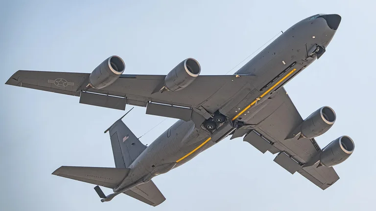 米国軍の飛行機がイラクでクラッシュ