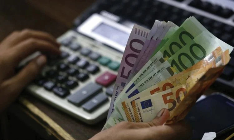 Sa parashihet të jenë pagat e mësimdhënësve, mjekëve e policëve me Ligjin e ri?