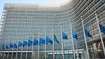 政治危機は、国際的に国の結果は何ですか?