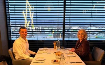 “再会する祈り”, 母親とイフタールの間に父親に感動メッセージを持つタチの息子