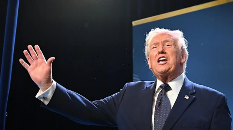 “結果は非前例” - なぜトランプ警告イラン?