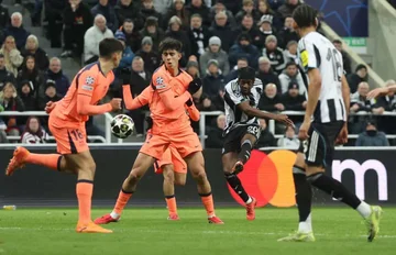 Als Newcastle dachte, es hätte gewonnen, rettete Barcelona die Strafe.