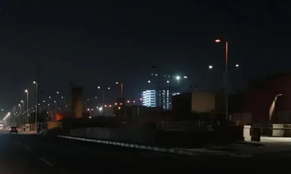 イラクの米国大使館にリンクされている物流ユニットは、イランに襲われています。
