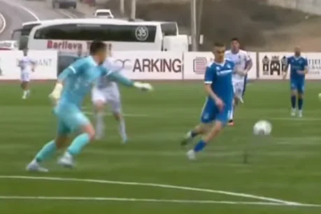 Super Jalian punktet zweites Tor in Richtung Pristina