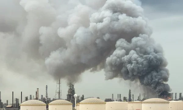 バルレーンの州の洗練攻撃、イランはロケットを解放し、攻撃の新しい波で恐れます