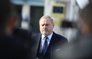 “Kosovoは新しい政治的不確実性に直面します