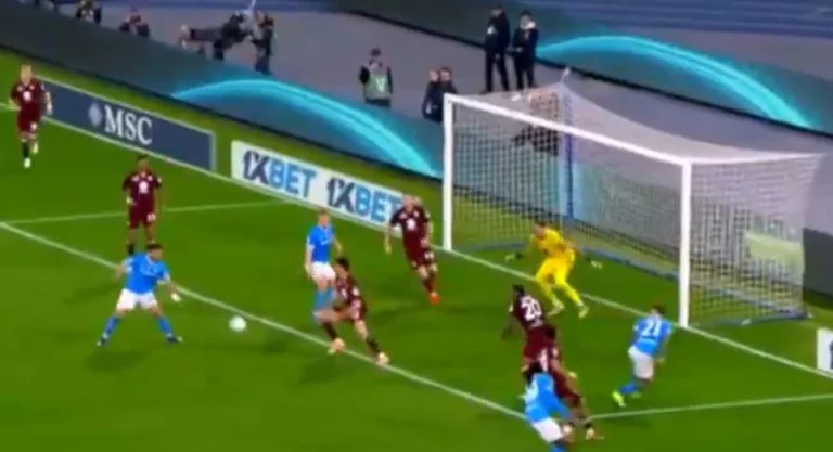 Elmas markiert erstes Tor in dieser Saison mit Neapel