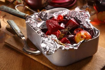Приготовление кислой оловянной пищи может увеличить риск для здоровья