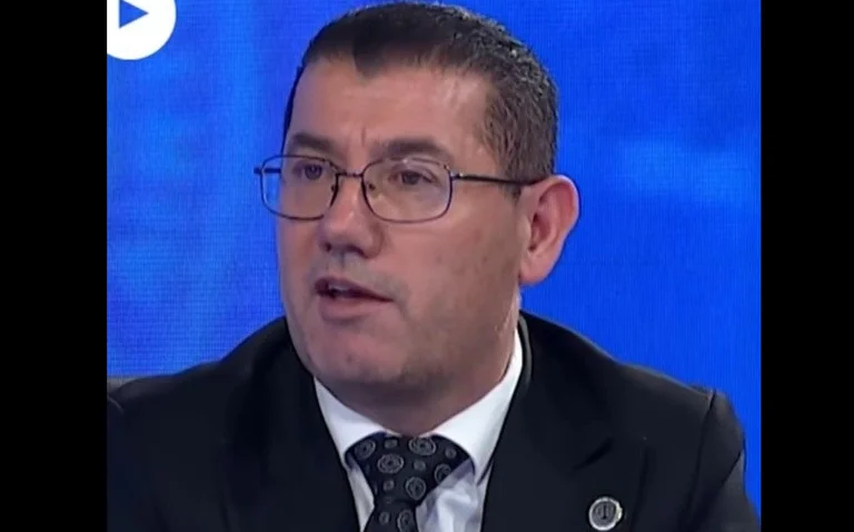 Kosovo弁護士:Osmanの法令でアセンブリを配布することは、憲法の秩序の防衛にあります