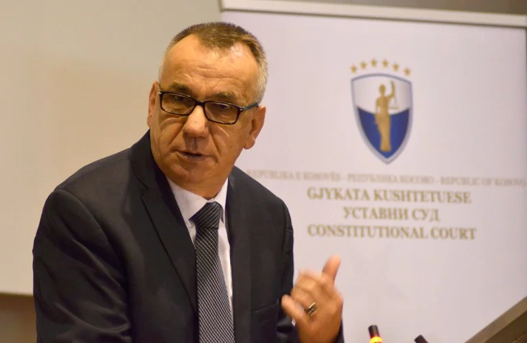 Hasani: אוסמן היה בן בריתו של קורט עד שביקר ברמב"ן בטירנה