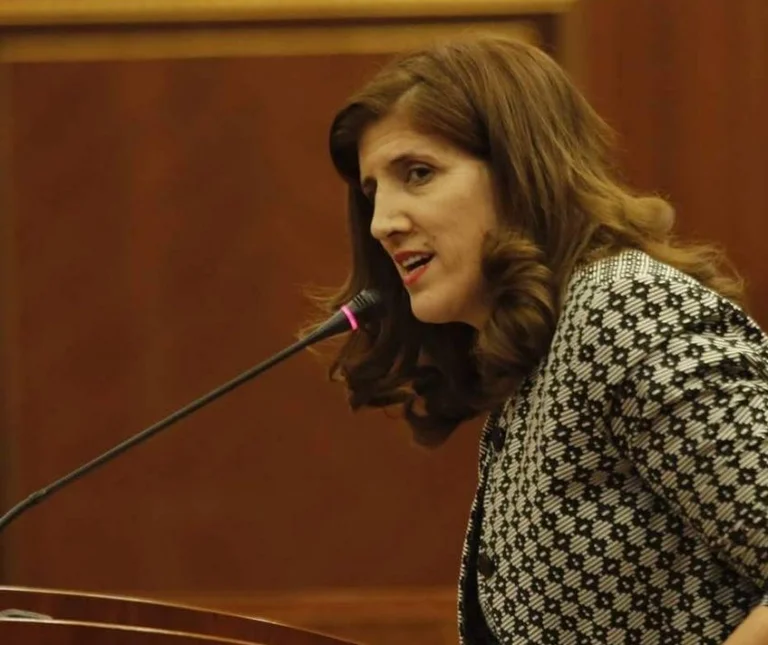 Musliu thirrje grave të punësuara: Vendosni në profil foton e Kurtit ose të Osmanit, që t’mos iu shkarkojnë