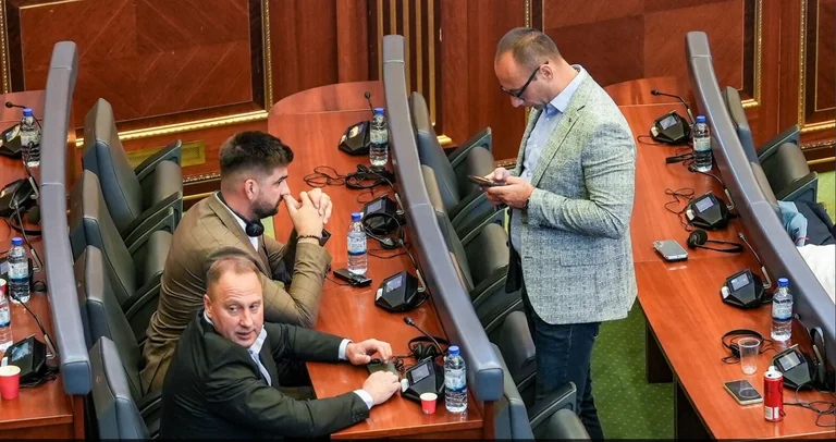 Parlamentarii sârbi ai listei nu au fost declaraţi pentru presă
