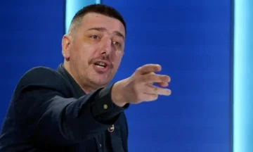 Shpërndarja e parave para fushate nga Kurti, Syla: Paramendojeni sa vota i kish marrë pa to, Kosova s'duron autokratë